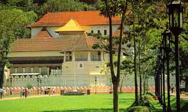 Temple of the tooth, Kandy